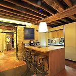 Beautiful Apartment In Historical Marais