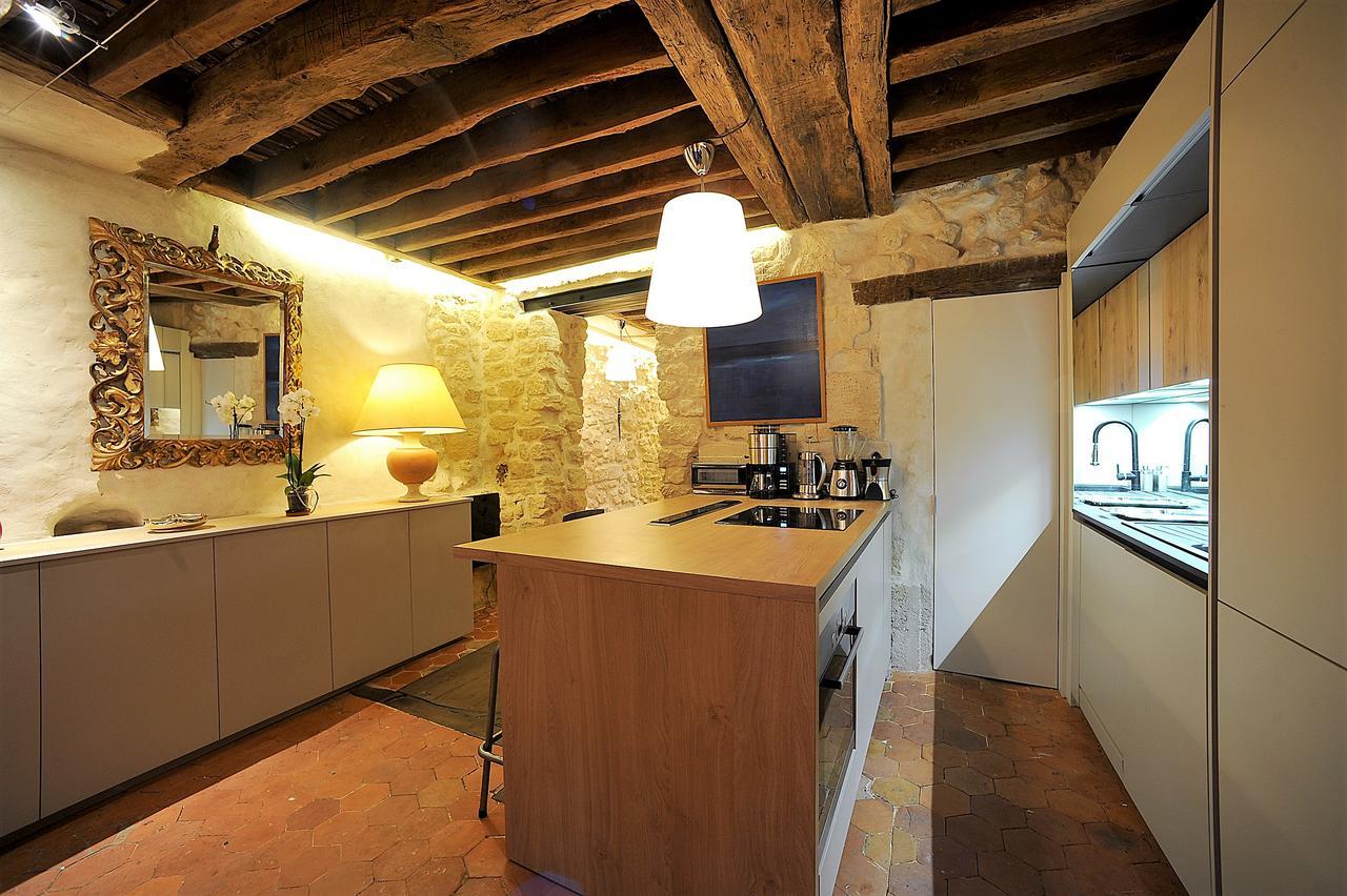 Apartment Beautiful In Historical Marais Paris