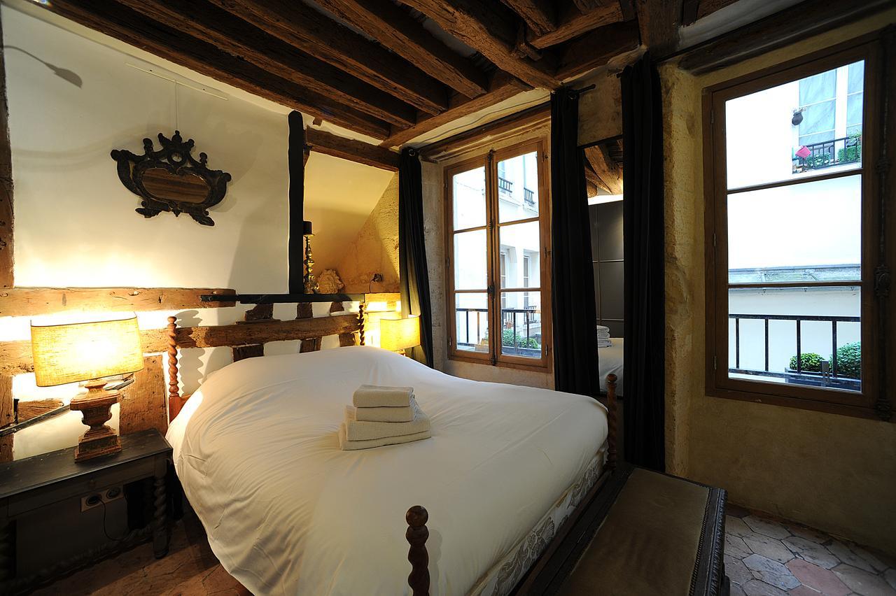 Beautiful In Historical Marais Apartment *