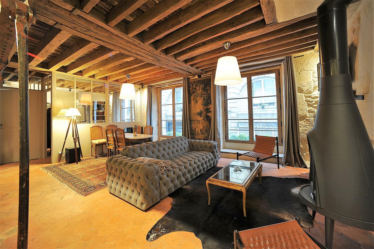 Apartment Beautiful In Historical Marais Paris