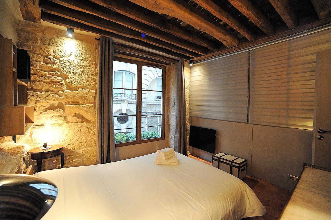 Apartment Beautiful In Historical Marais Paris