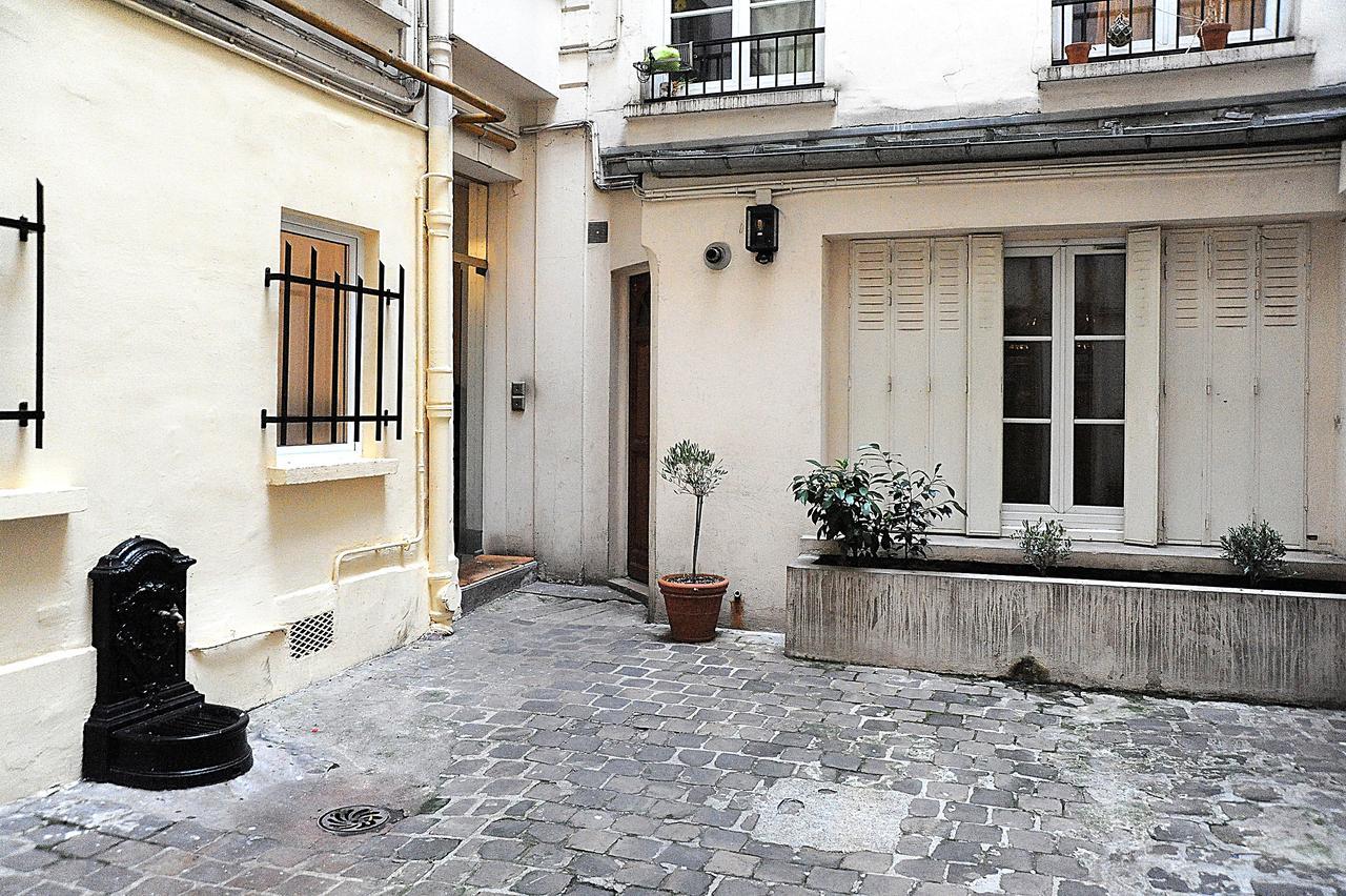 Apartment Beautiful In Historical Marais